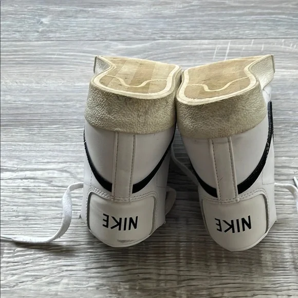 Nike Blazer High-Top Sneakers  sizes 7.5 - Picture 6 of 8